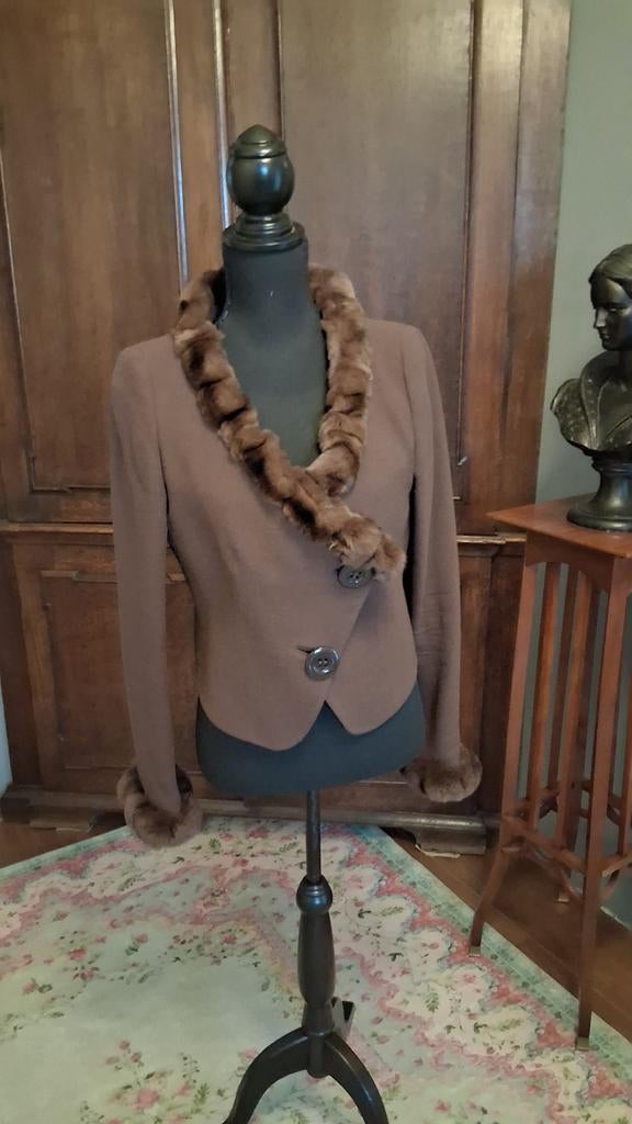 Vintage bruin kort jasje met bont. Maat 40-42, Maat 38/40 (M), Bruin, Ophalen of Verzenden, Jasje