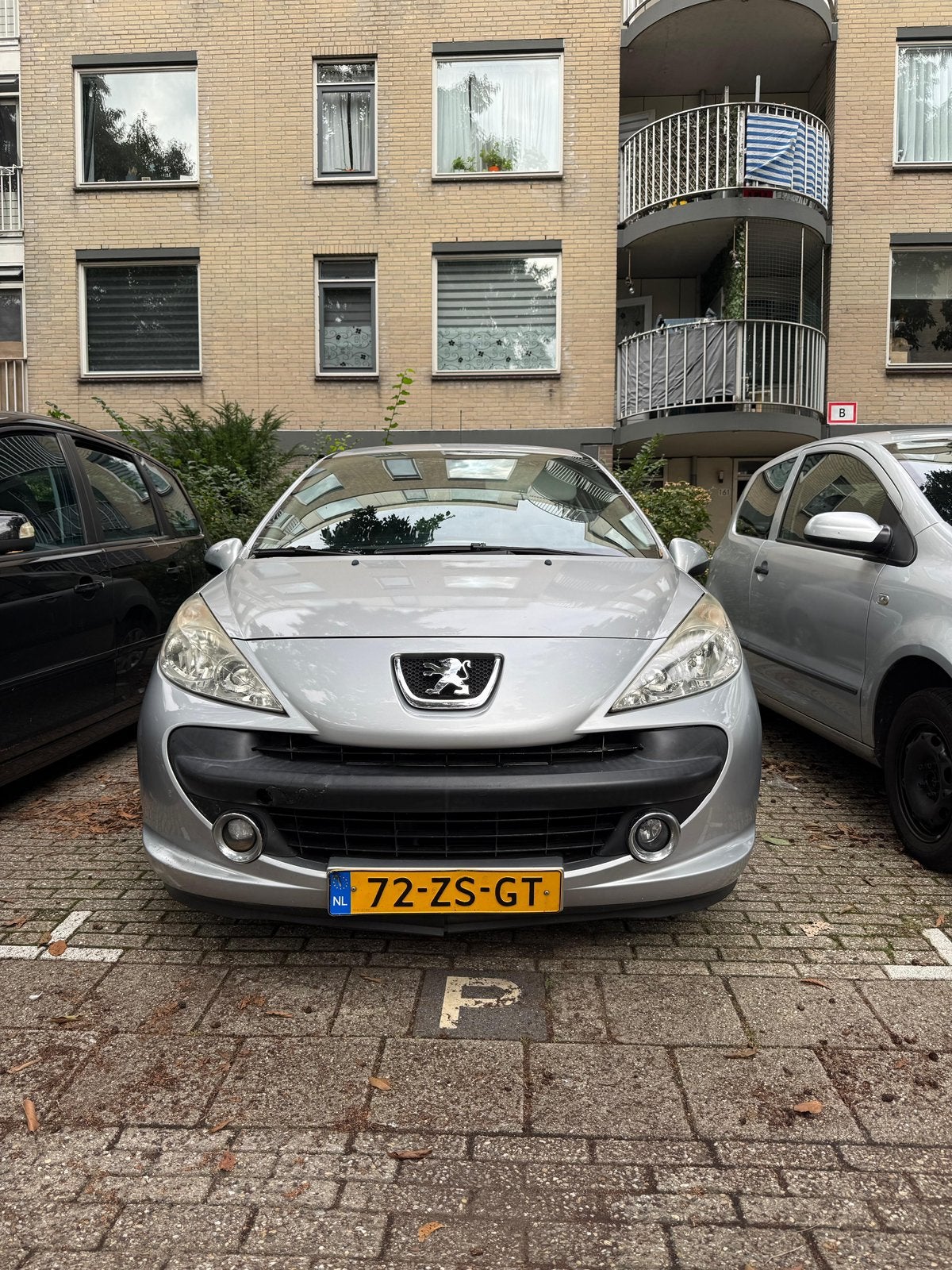 Peugeot 207 1.4 VTI 16V 3DRS 2008 Grijs, Auto's, 49 €/maand, Origineel Nederlands, Handgeschakeld, Zilver of Grijs