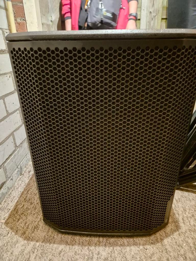 dB Technologies Sub 615 with K&M pole and soft cover, Subwoofer, Zo goed als nieuw, 120 watt of meer, Ophalen