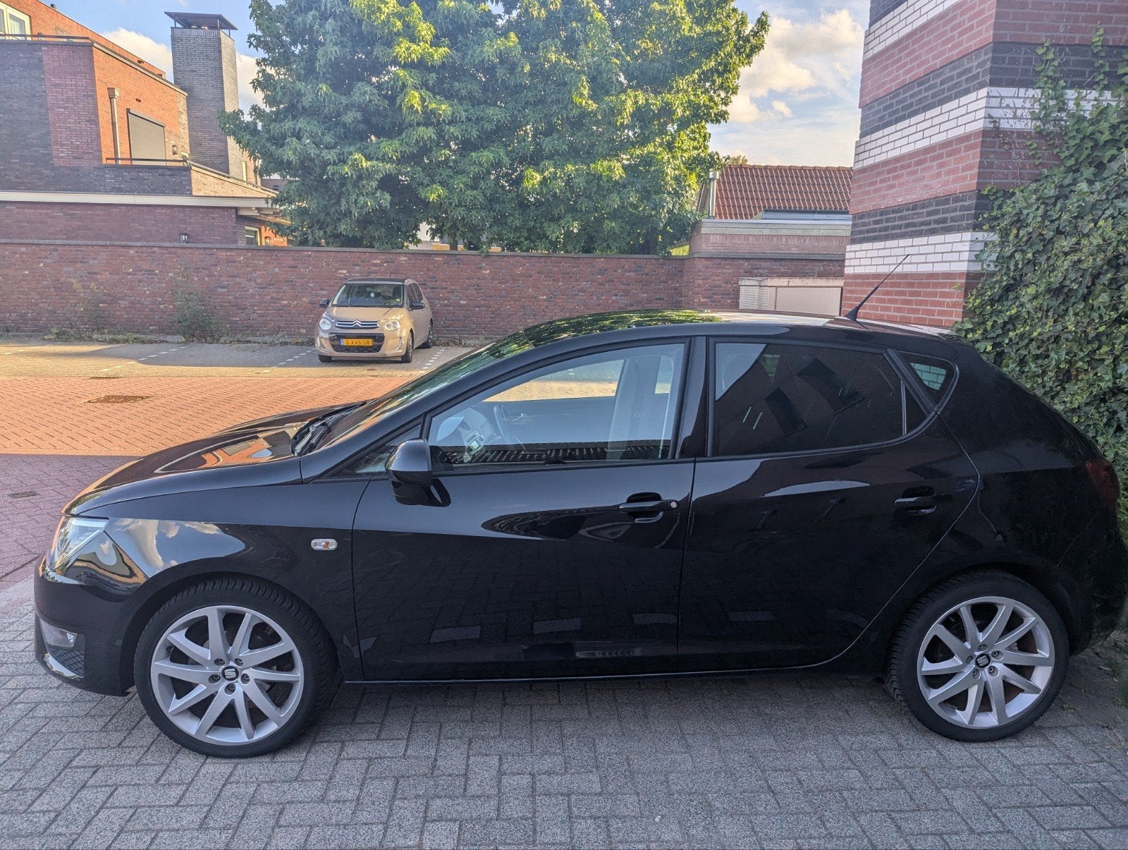 SEAT Ibiza FR 1.2 TSI | 2015 | Xenon | Navi | Cruise, Auto's, Voorwielaandrijving, Euro 5, 40 €/maand, Zwart