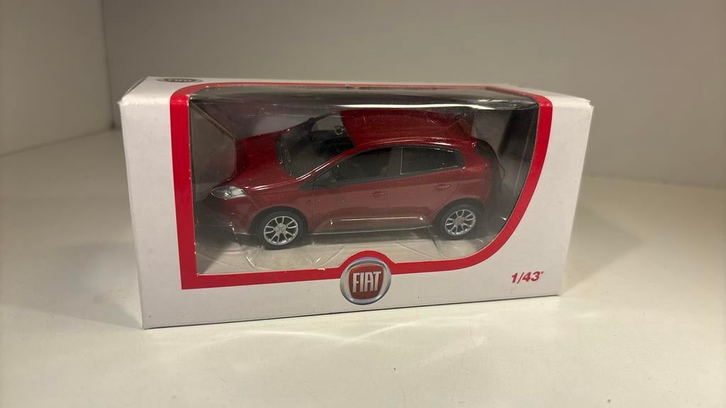 Fiat nuova bravo norev 1.43, Hobby en Vrije tijd, Modelauto's | 1:43, Auto, Norev, Ophalen of Verzenden, A