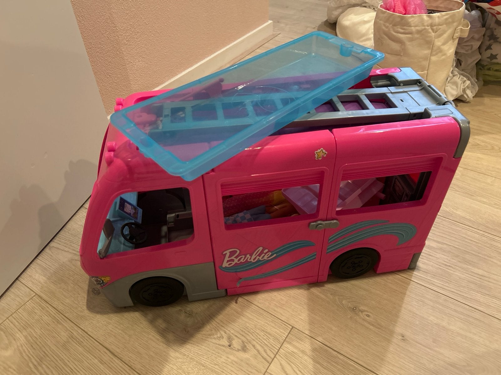 Barbie Dreamcamper met bijbehorende losse spullen, Ophalen, Gebruikt
