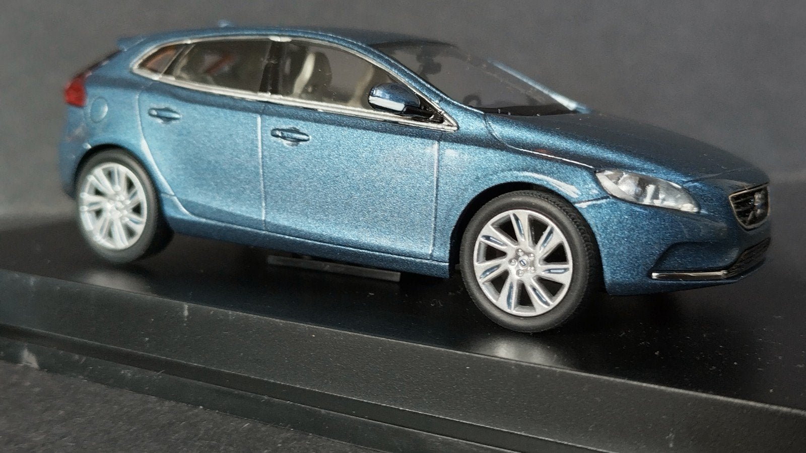 Volvo V40 mussel Blue 2012 1:43 Motorart Pol, Hobby en Vrije tijd, Modelauto's | 1:43, Overige merken, Auto, Verzenden, .