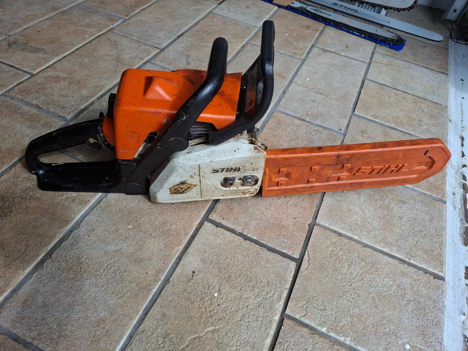 Stihl kettingzaag defect, voor de hobbyist, Gebruikt, Kettingzaag, Ophalen of Verzenden, 30 tot 70 mm