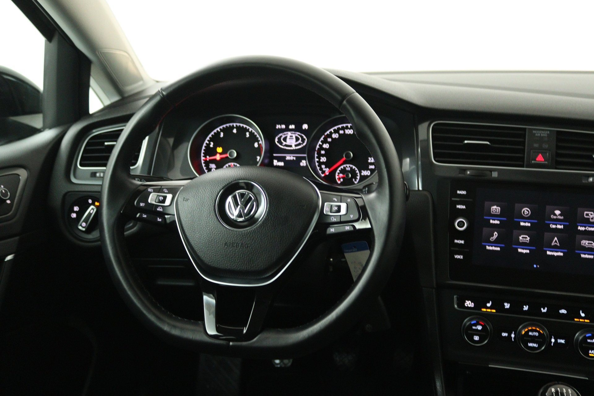 Volkswagen Golf 1.0 TSI Comfortline (STOELVERWARMING, CAMERA, Auto's, Stof, Gebruikt, Zwart, Bedrijf