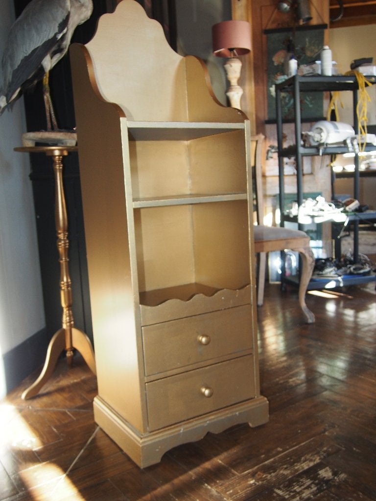 Brocante Goudkleurig Boekenkastje met 2 Lades, Ophalen, Met plank(en), Minder dan 50 cm, Gebruikt
