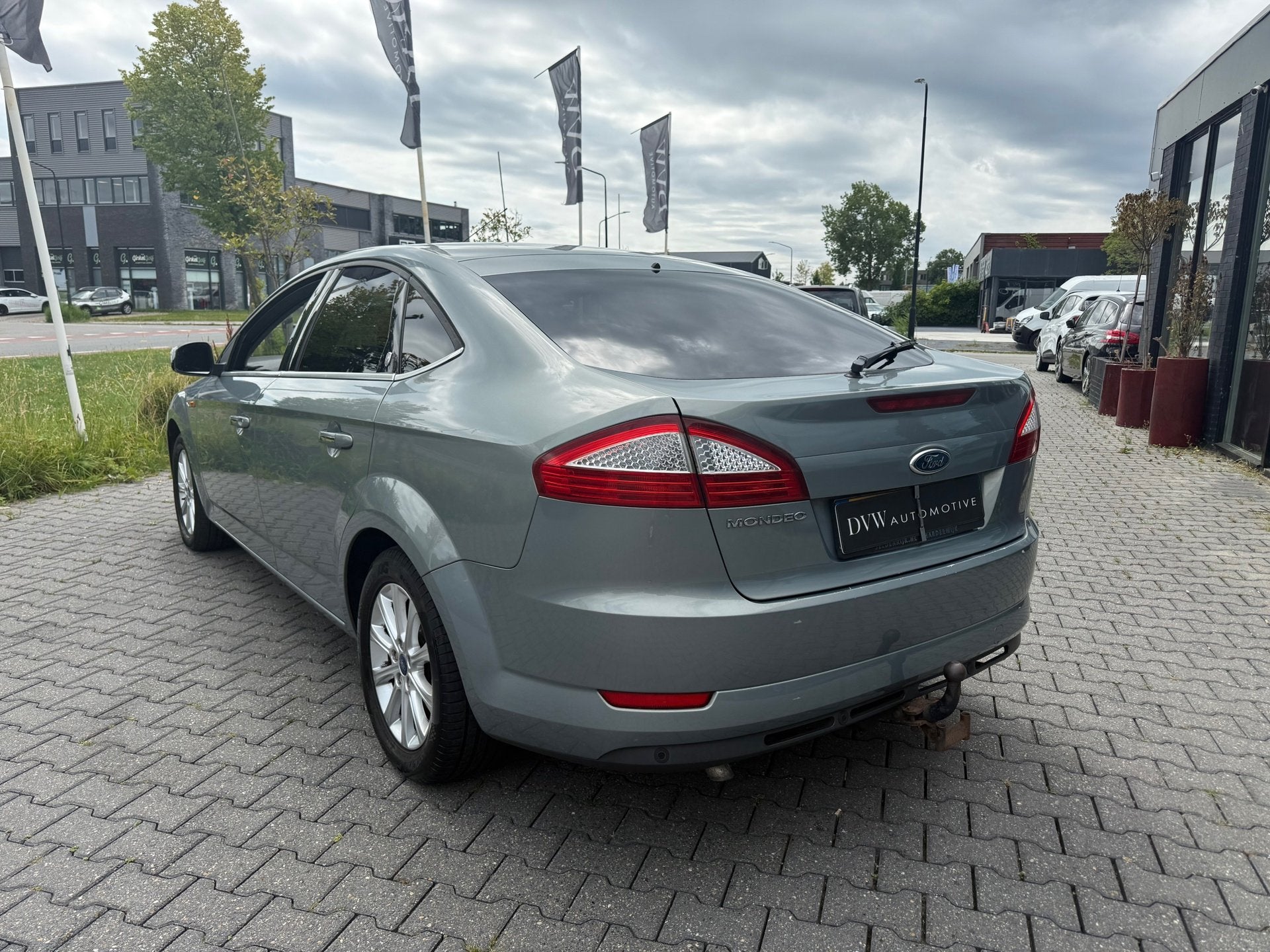 Ford Mondeo 2.0-16V Ghia, Stof, Gebruikt, Origineel Nederlands, Bedrijf