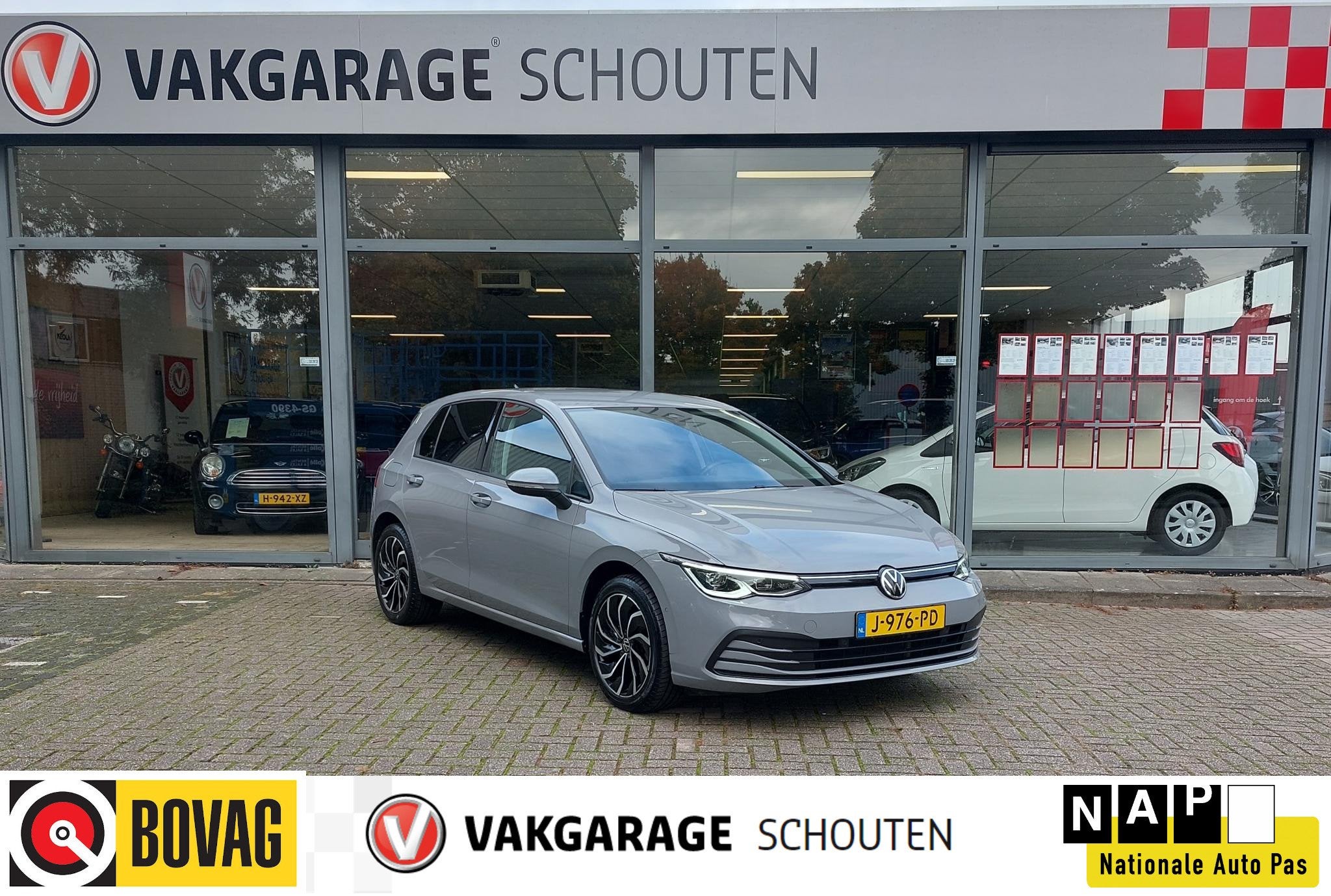 Volkswagen Golf 1.5 TSI Life Business 17 inch Sport st, Auto's, Euro 6, 4 cilinders, Automatische klimaatregeling, Origineel Nederlands
