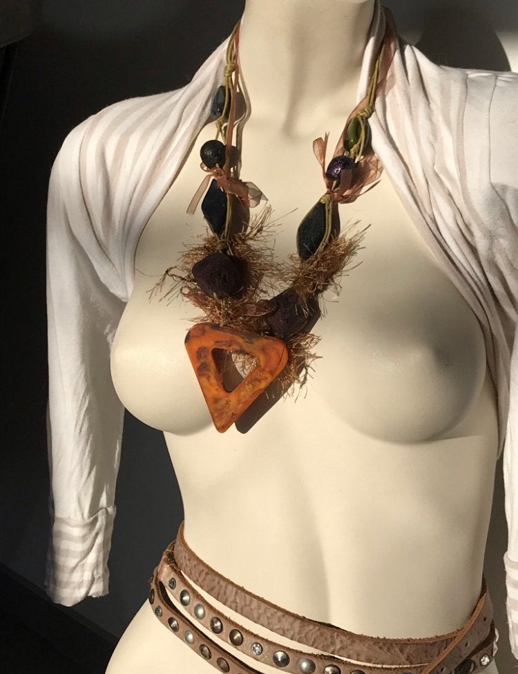 Unieke handgemaakte ketting met oranje hanger, Oranje, Ophalen of Verzenden, Zo goed als nieuw, Overige materialen