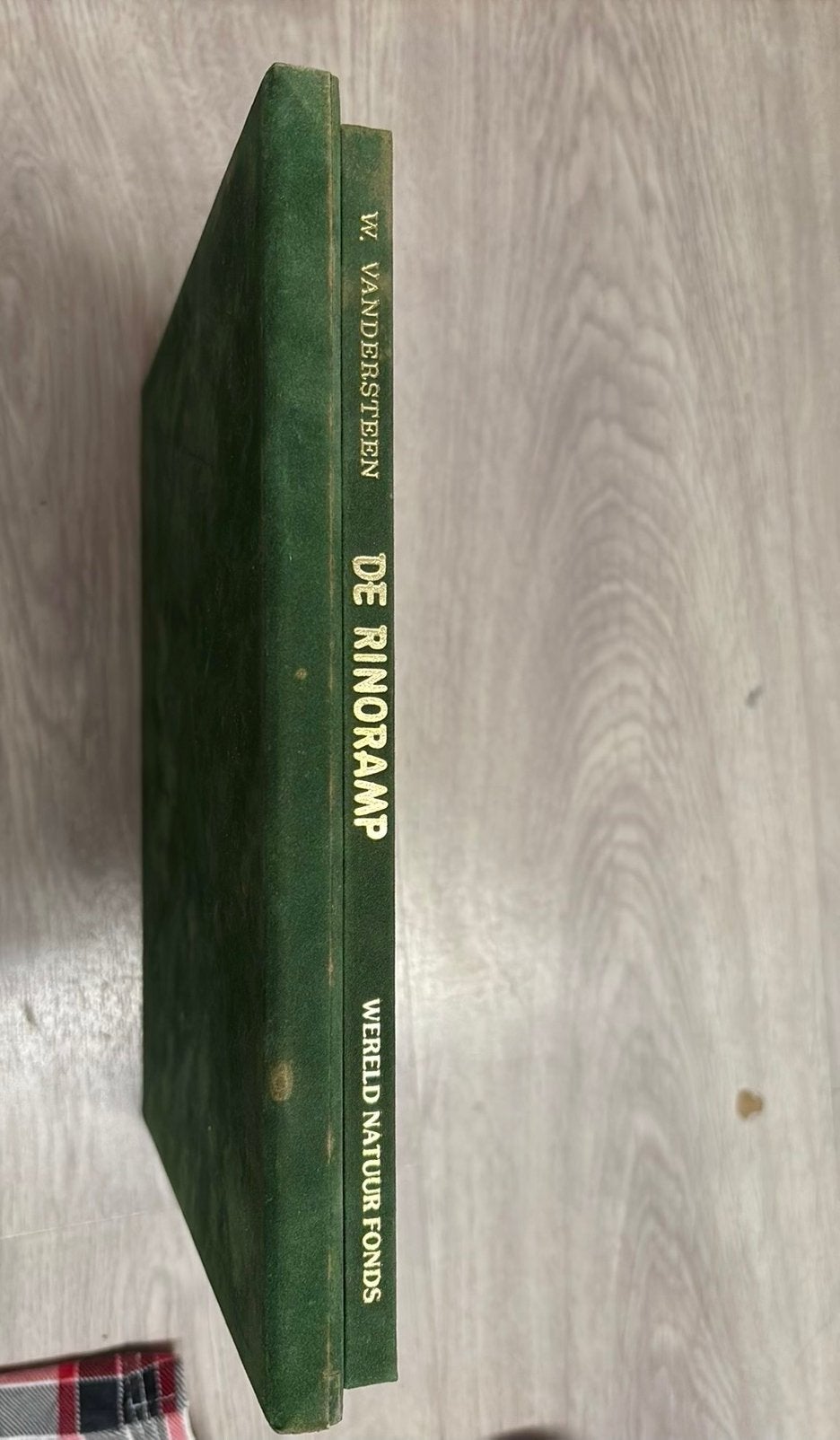 De rino ramp verlours hardcover luxe, Eén stripboek, Ophalen of Verzenden, Gelezen