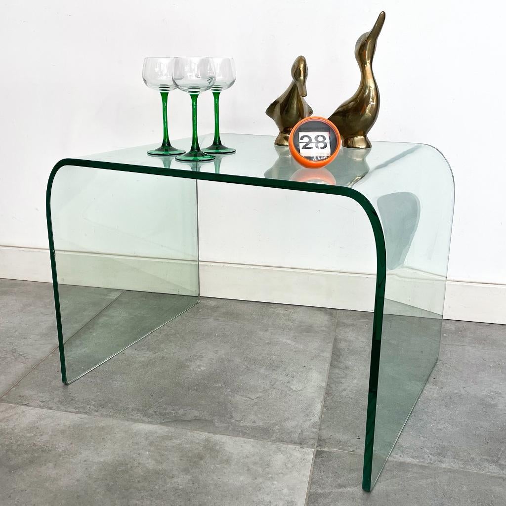 Gebogen vintage glazen waterfall bijzettafel, salontafel, Huis en Inrichting, Tafels | Bijzettafels, -, -, 55 tot 75 cm, Glas