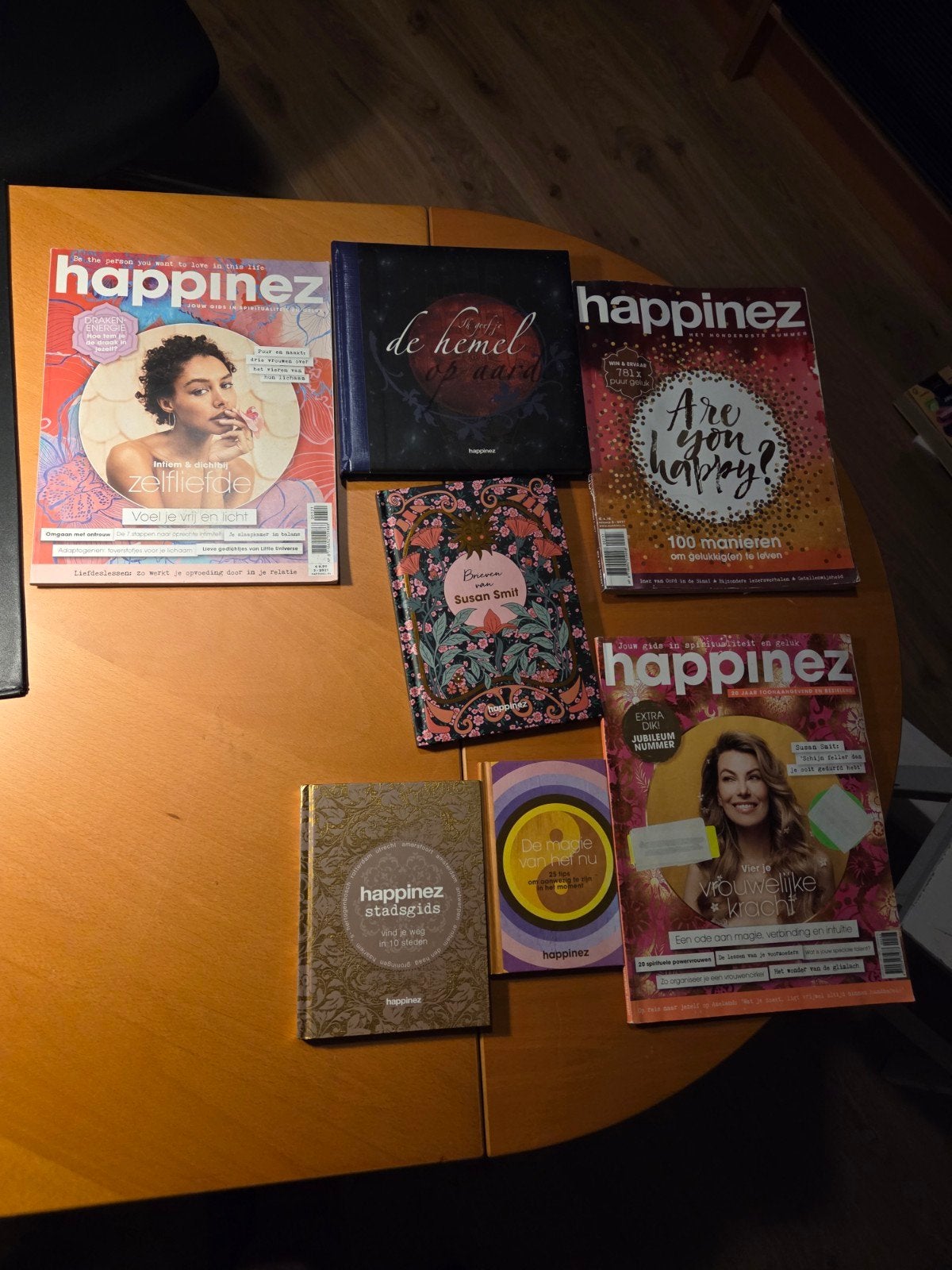Happinez tijdschriften en boeken pakket, Ophalen of Verzenden, Zo goed als nieuw, Lichaam en Geest