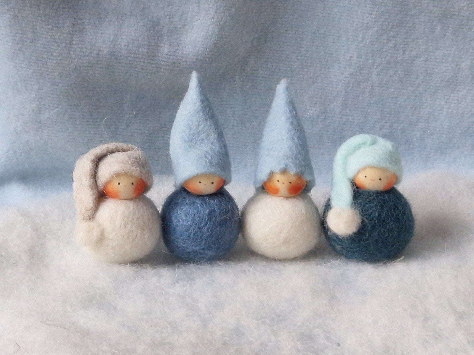 Vrije School Seizoenstafel winter set 4 kabouters wolvilt, Verzenden, Nieuw, Figuurtje(s), Wolvilt