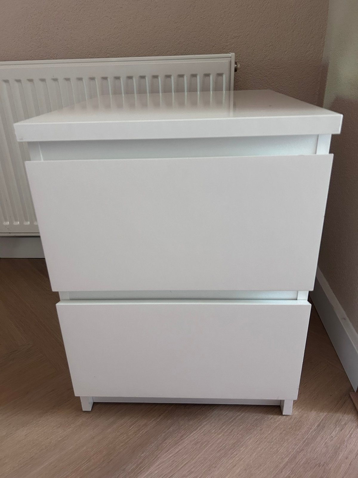 Nachtkastje ikea malm wit, Ophalen, Zo goed als nieuw