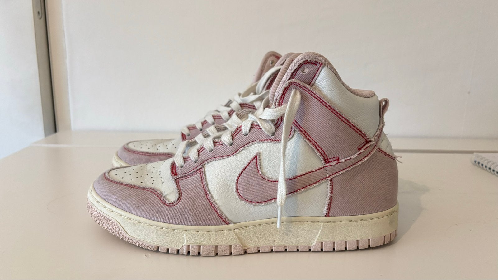 Nike Dunk High Up 'Pink Oxford' retro - Maat 42,5, Verzenden, Zo goed als nieuw, Roze, Sneakers of Gympen