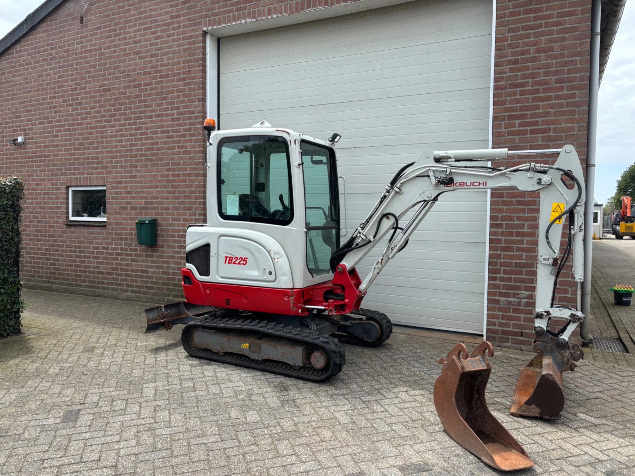 Takeuchi TB225 Minigraver graafmachine (bj 2018), Graafmachine