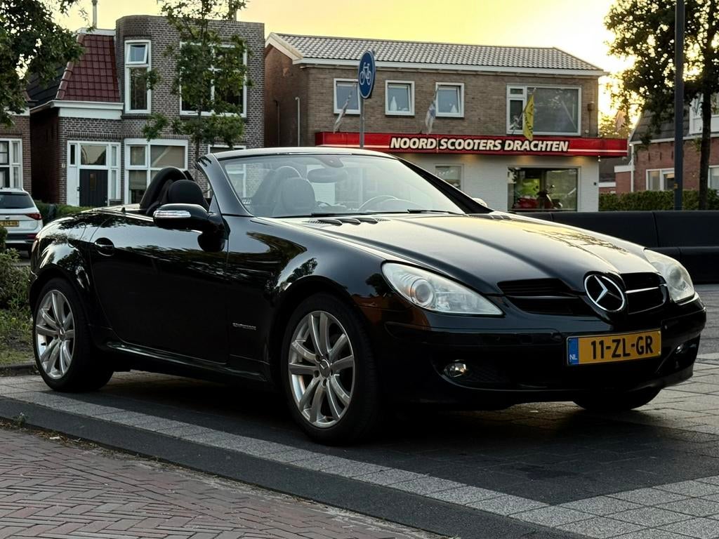 Mercedes-Benz SLK 200 / Automaat / Airscarf / climate contro, Auto's, Mercedes-Benz, Automaat, Achterwielaandrijving, Zwart, 4 cilinders