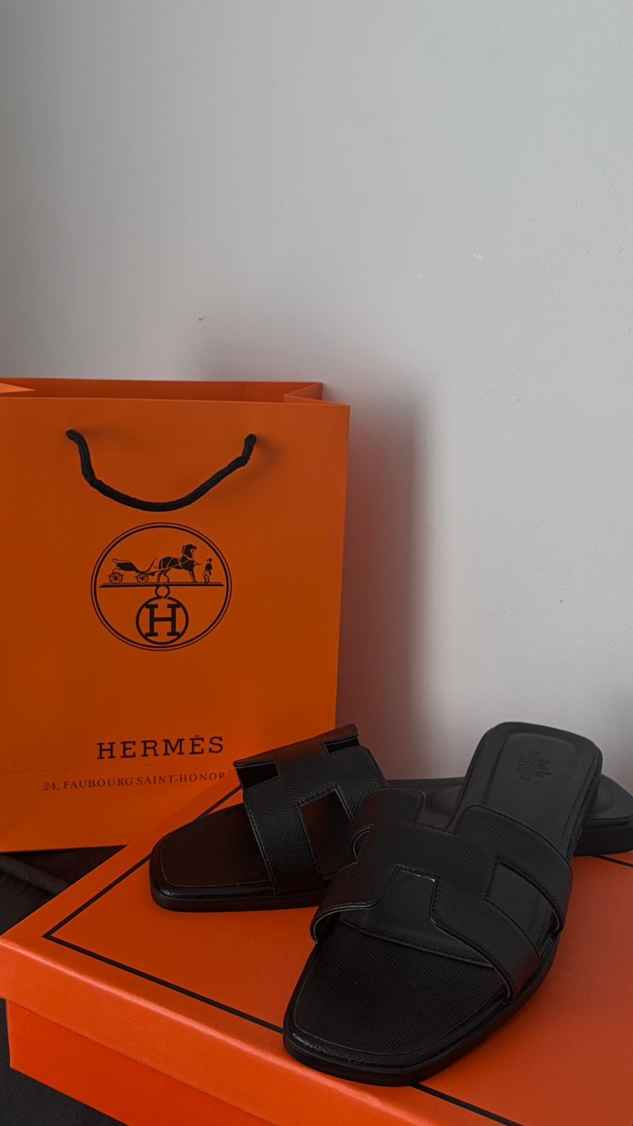 Maat 40 - Hermès Oran sandalen, Zwart, Zo goed als nieuw, Sandalen of Muiltjes, Ophalen of Verzenden