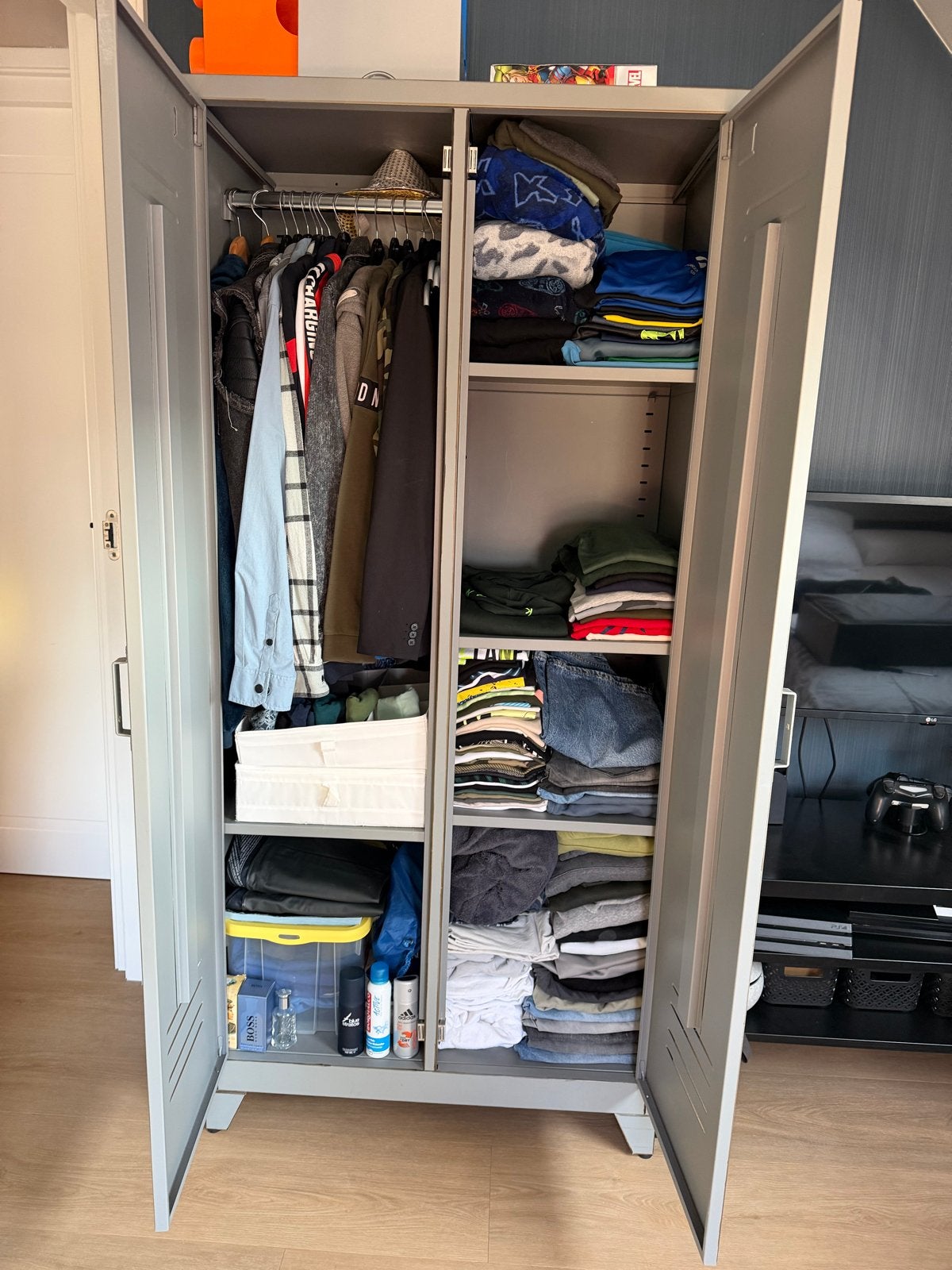 WOOOD Metalen locker kast - grijs - 180x85x50 incl nachtkast, Huis en Inrichting, Kasten | Lockerkasten, Ophalen, Zo goed als nieuw