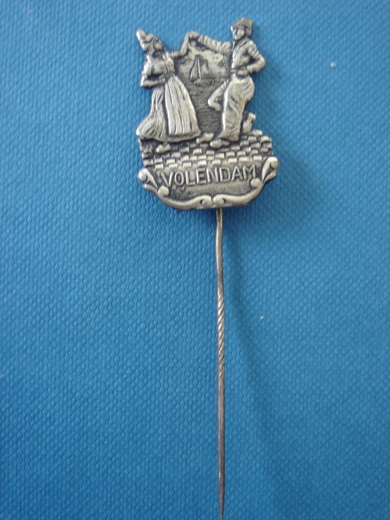 Speld Volendam, Ophalen of Verzenden, Gebruikt, Stad of Land, Speldje of Pin