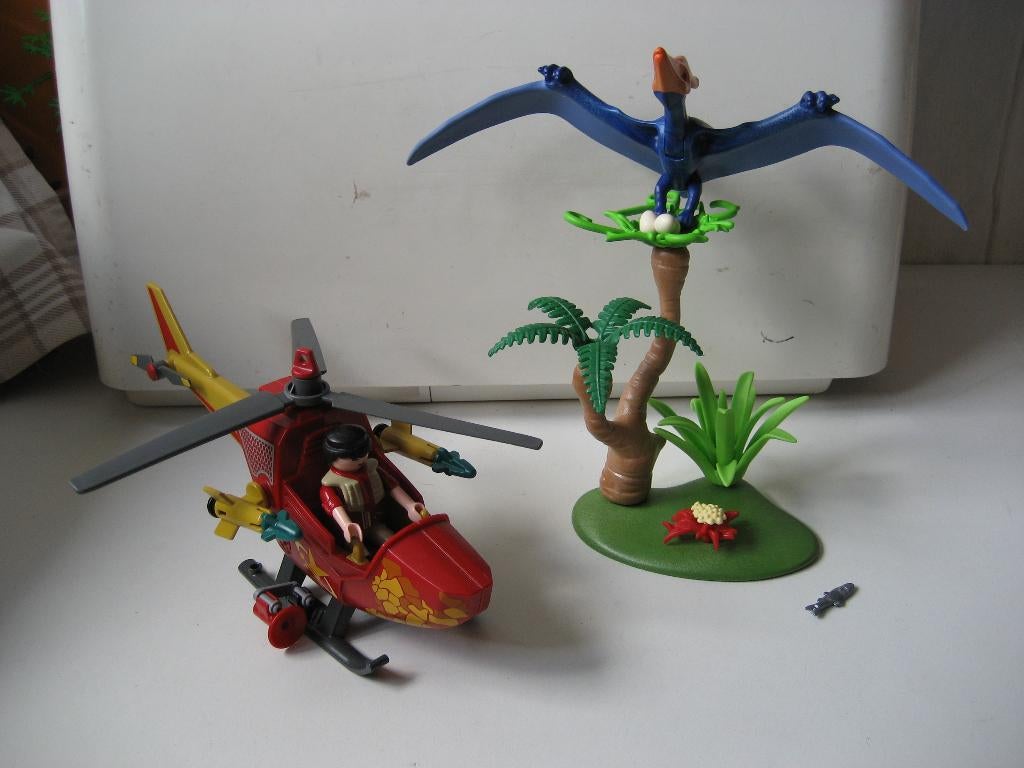 playmobil vliegende dino set 9430 met helikopter, Kinderen en Baby's, Speelgoed | Playmobil, Ophalen of Verzenden, Zo goed als nieuw