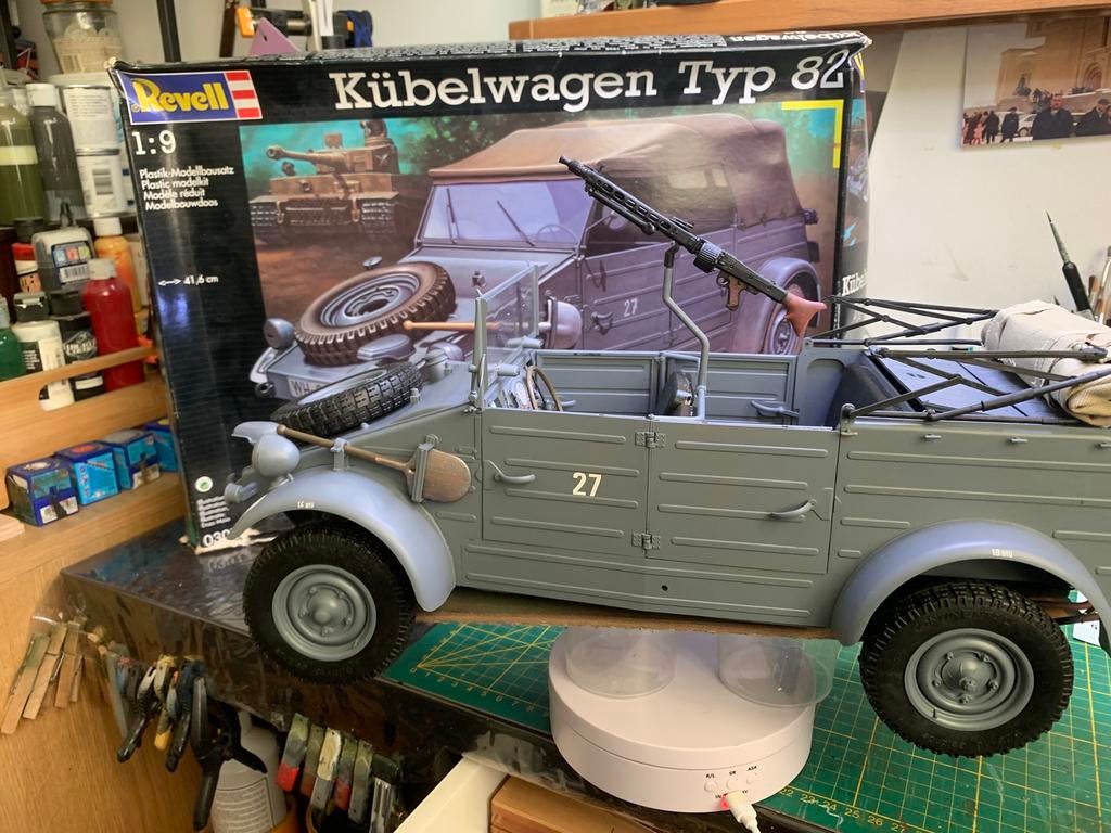 Kubelwagen typ 82 schaal 1:9 met licht en draai motor, Gebruikt, Tank, Revell, Groter dan 1:32