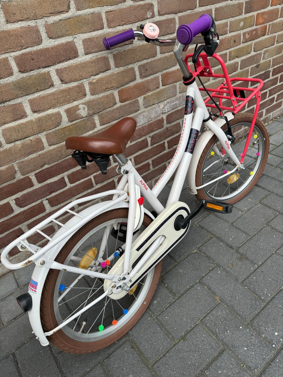 Alpina Cargo Kinderfiets 18 inch - Wit met Roze Mand, Fietsen en Brommers, Fietsen | Kinderfietsjes, Ophalen, Gebruikt, Terugtraprem