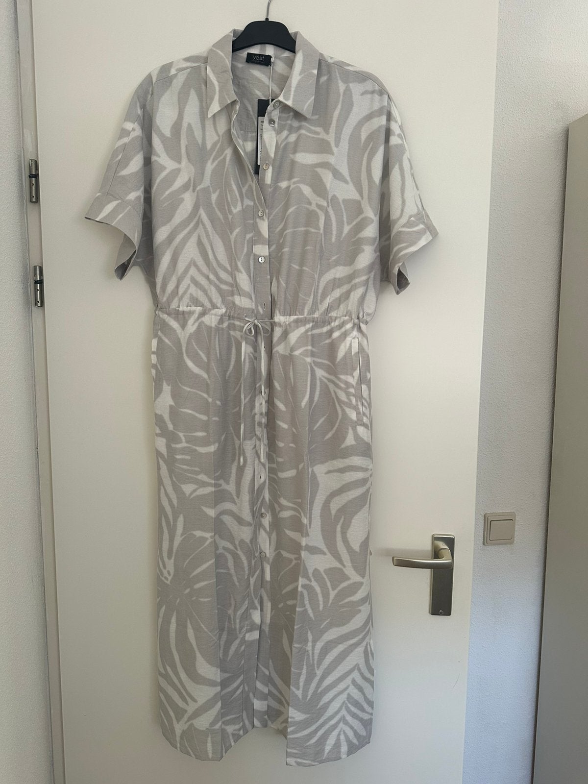 Mooie Jurk 42 Nieuw, Kleding | Dames, Jurken, Ophalen of Verzenden, Zo goed als nieuw, Maat 42/44 (L), Onder de knie