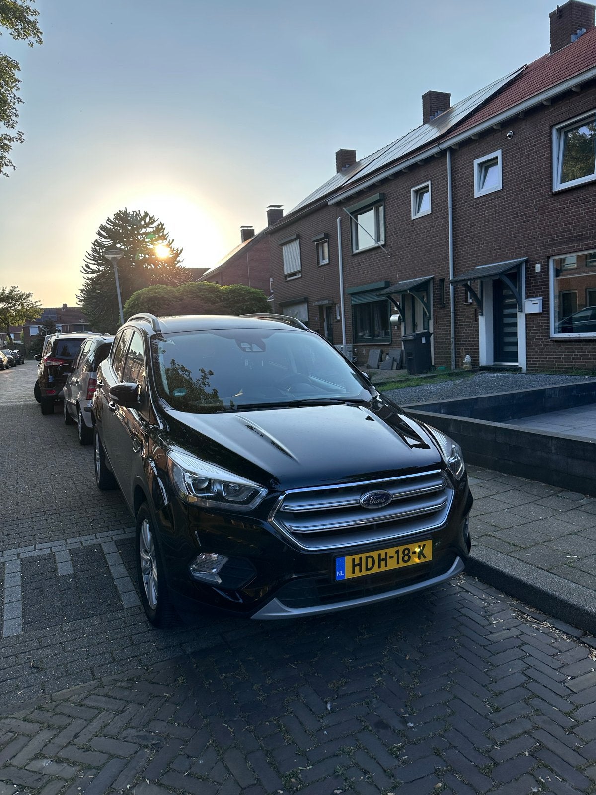 Ford Kuga 1.5 Ecoboost 120pk 2WD 2018 Zwart, Auto's, Voorwielaandrijving, 1498 cc, 4 cilinders, Zwart