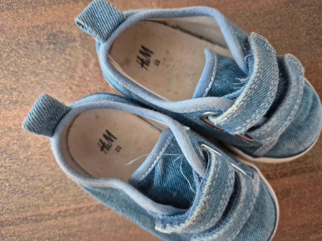 H&M spijkerstof schoentjes maat 22, Kinderen en Baby's, Babykleding | Schoentjes en Sokjes, Jongetje of Meisje, H&M, Ophalen of Verzenden