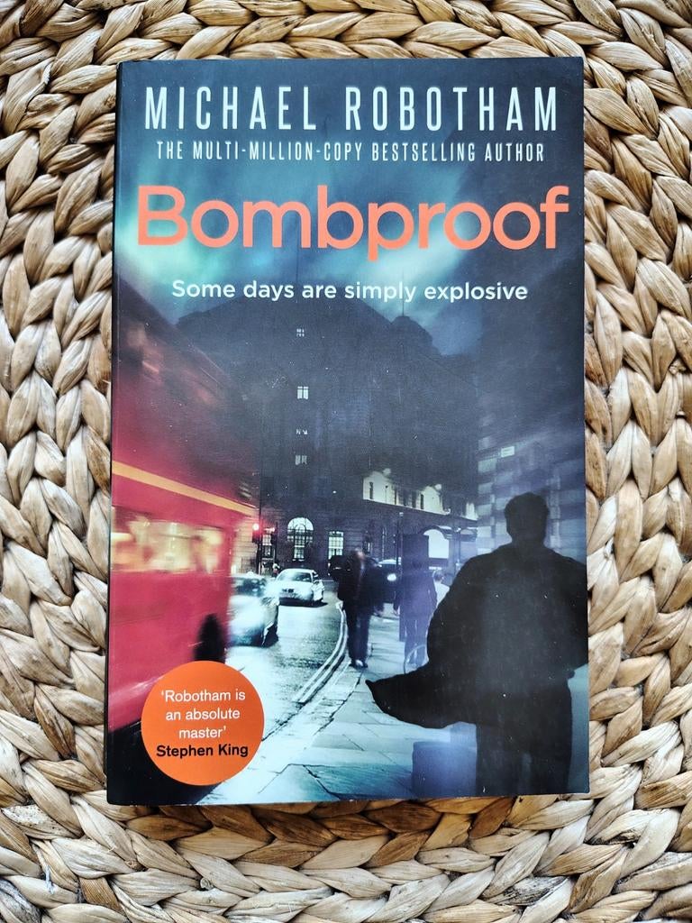 Michael Robotham - Bombproof, Boeken, Ophalen of Verzenden, Zo goed als nieuw