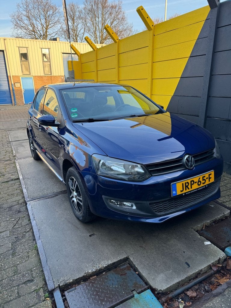 Volkswagen Polo 1.2 Benzine 5D | CarPlay | APK t/m 01-2027, Voorwielaandrijving, Zwart, Parkeersensor, Blauw