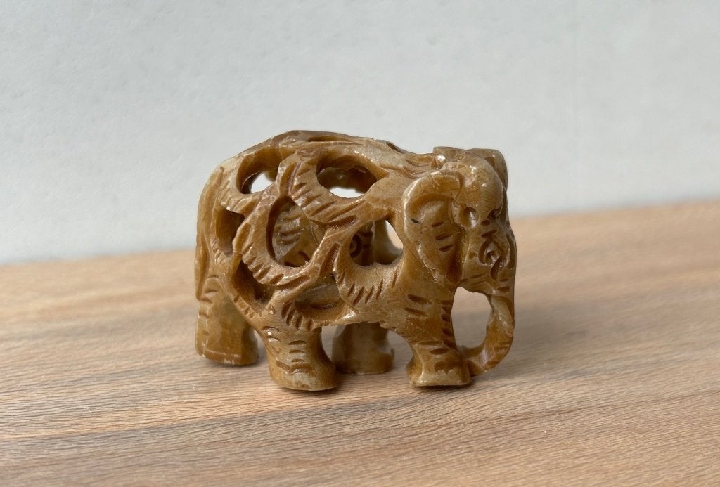 Beeldje KLEINE Olifant met baby Olifant 4 cm, Verzamelen, Ophalen of Verzenden, Gebruikt, Wild dier, Beeldje of Figuurtje
