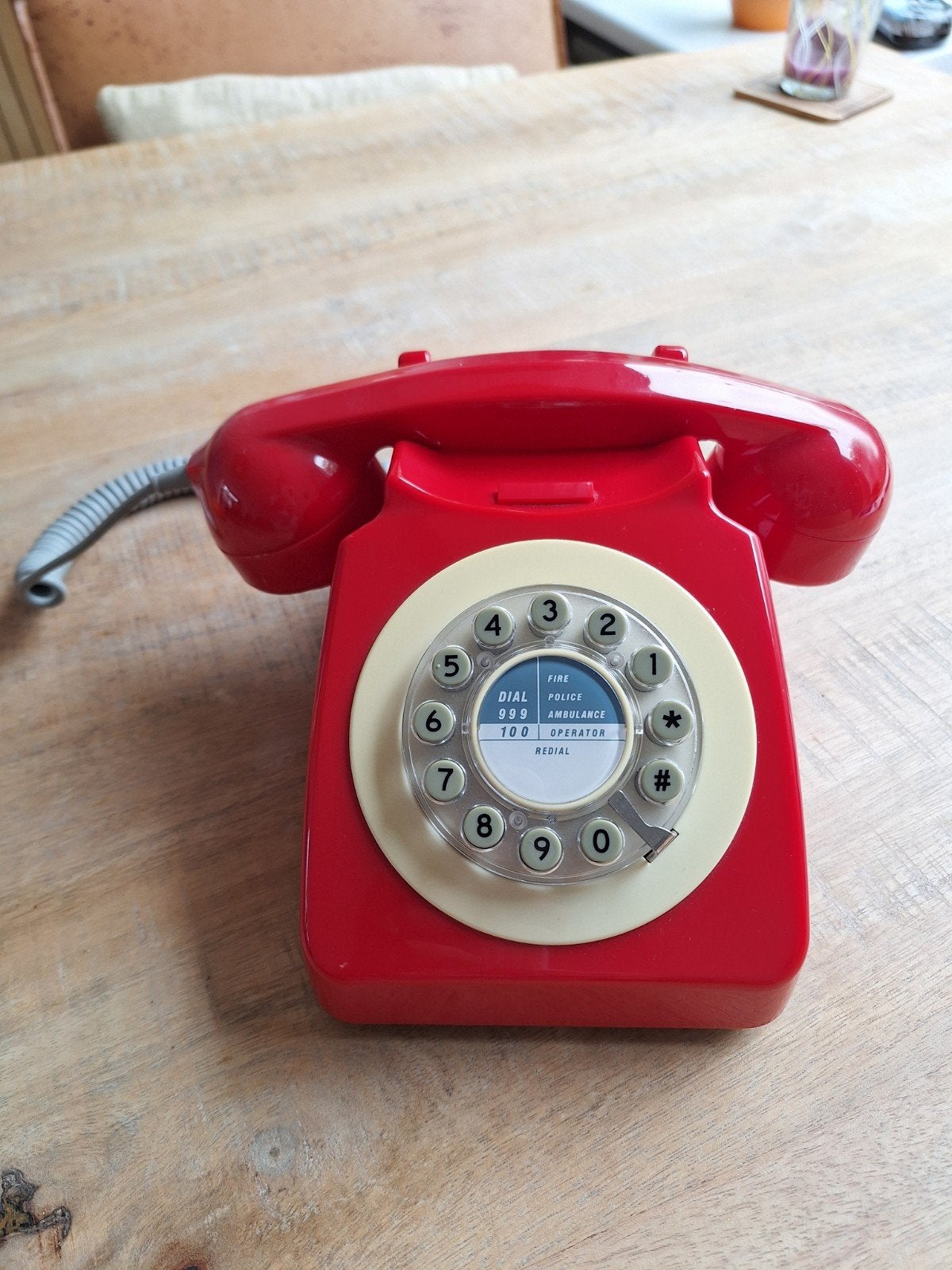 Vintage rode draaischijf telefoon, Ophalen, Zo goed als nieuw, Met draaischijf