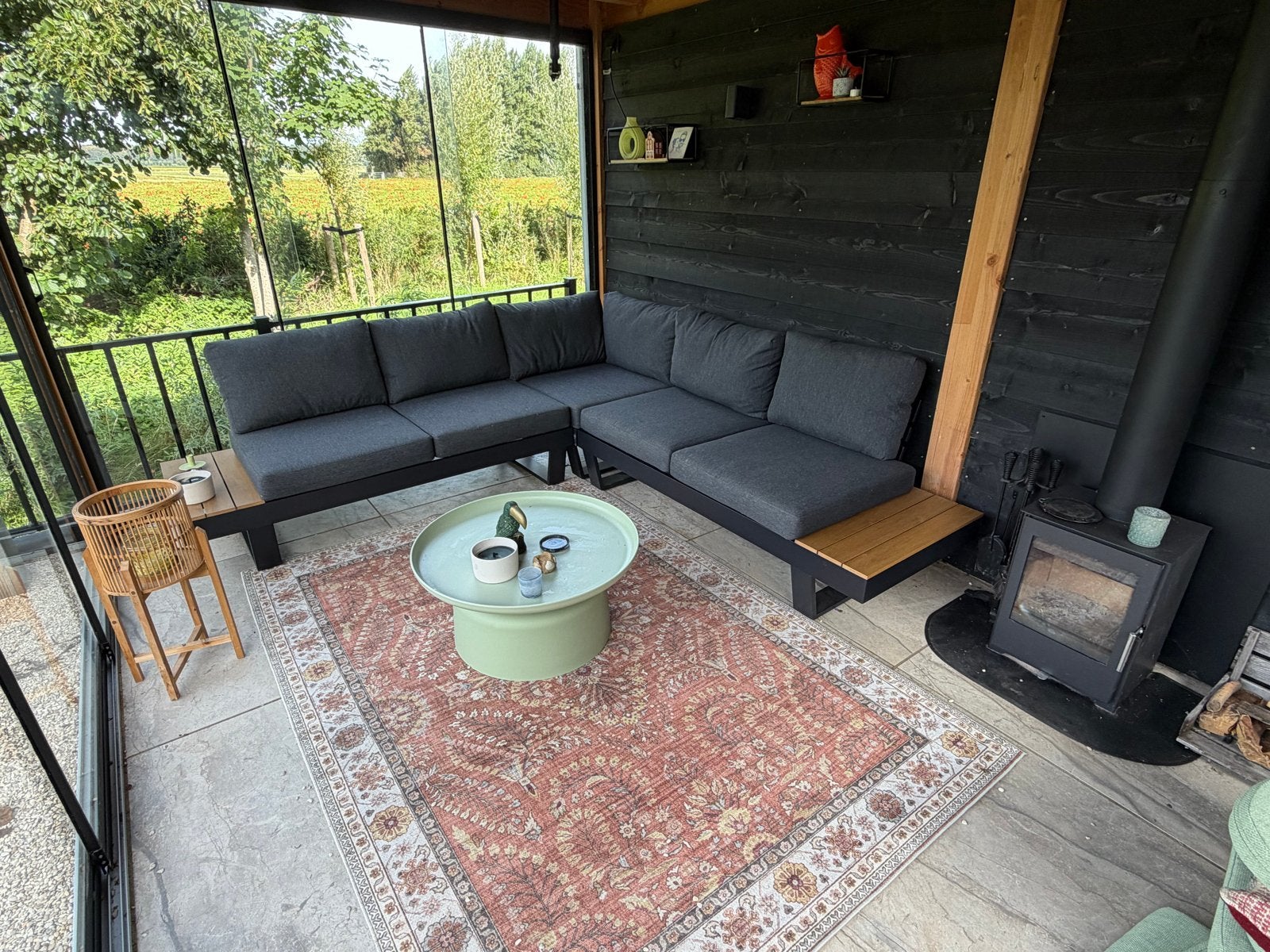 Alora loungehoek in zwart aluminium en polywood (April 2026), Tuin en Terras, Ophalen, 5 zitplaatsen, Aluminium, Zo goed als nieuw