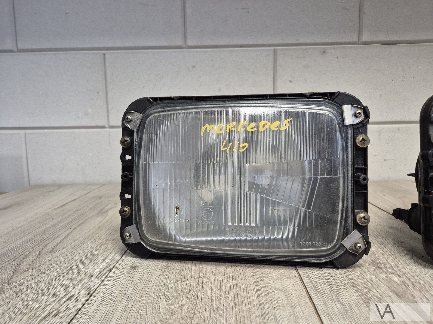 Mercedes busje T1 koplamp links 1305620273 €50 per stuk, Auto-onderdelen, Verlichting, Gebruikt, -, Ophalen of Verzenden, -