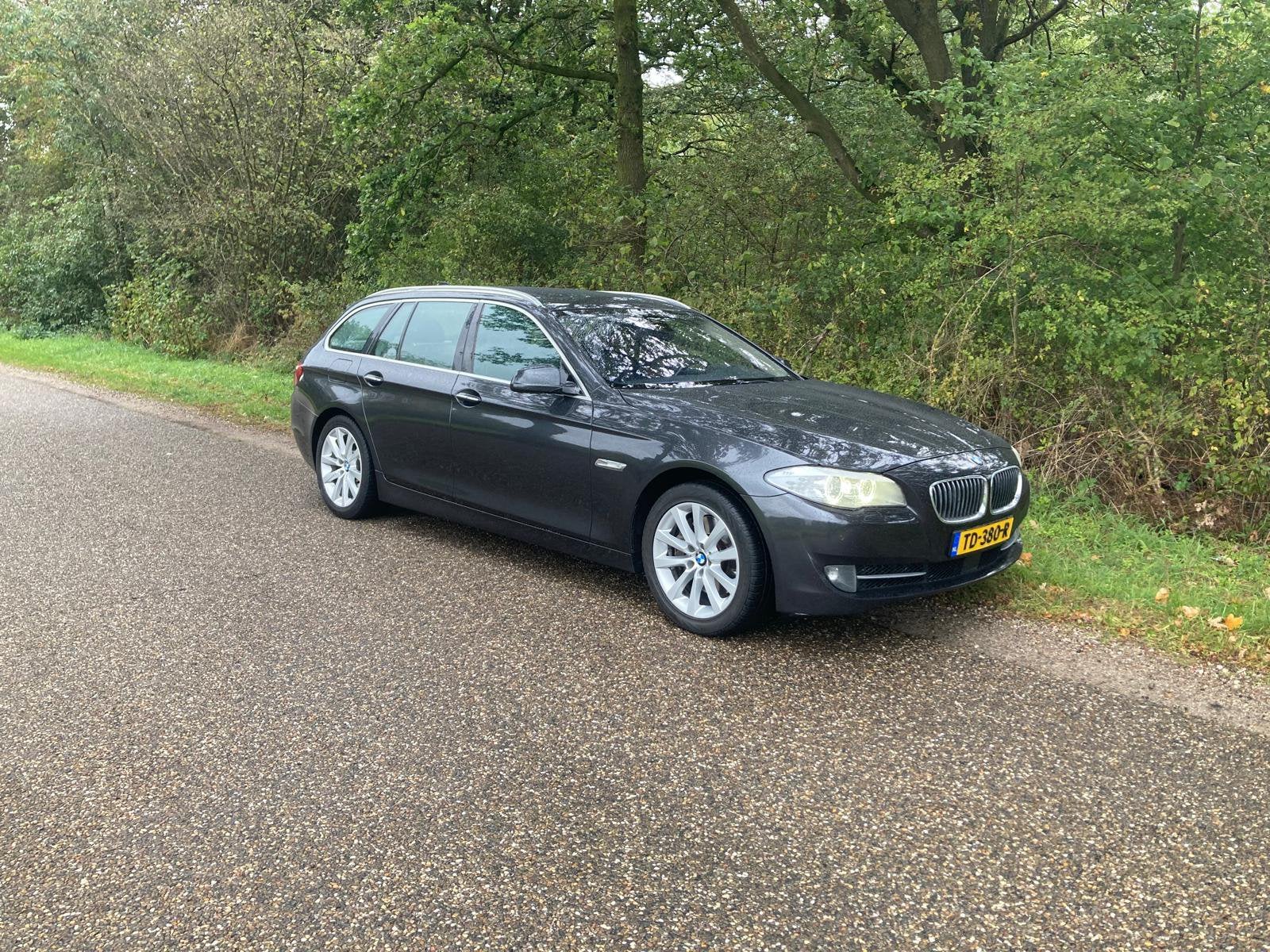 BMW 5-Serie 535D Touring Aut8 2013 313pk panoramadak carplay, Automaat, Panoramadak, Zwart, 2993 cc
