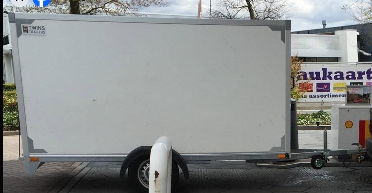 Twins Trailers Gesloten Aanhanger met Laadklep en Disselslot, Ophalen, Gebruikt