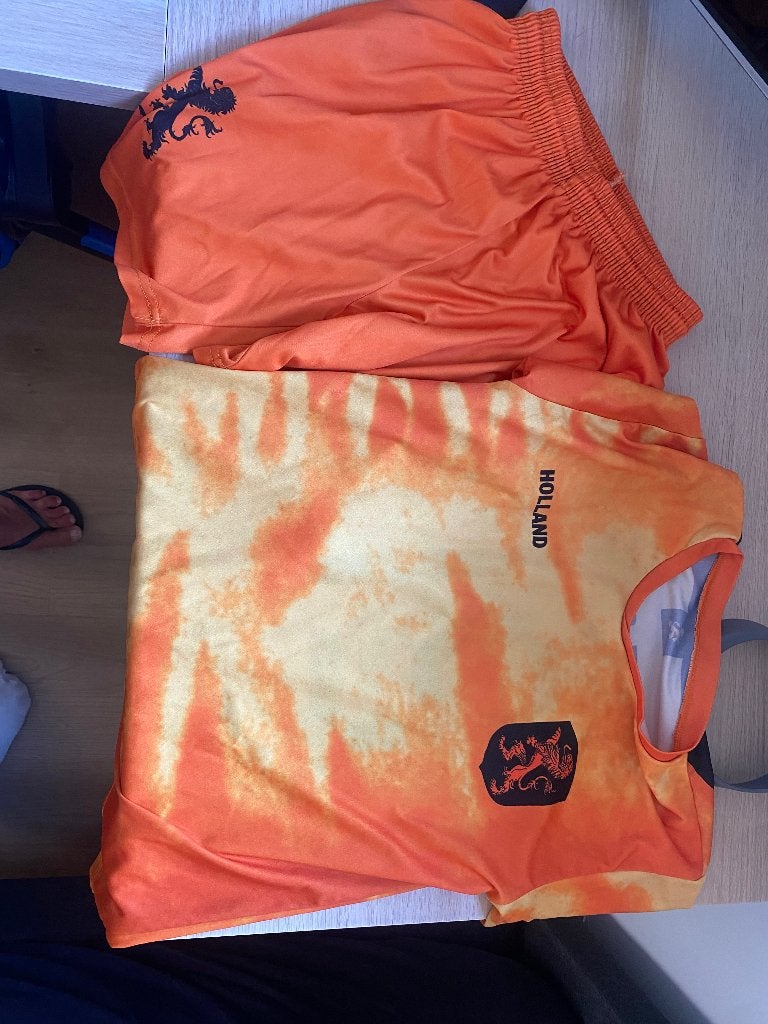 Diverse tenues voetbal - oranje en ajax, Maat XS of kleiner, Ophalen of Verzenden, Zo goed als nieuw, Trainingspak