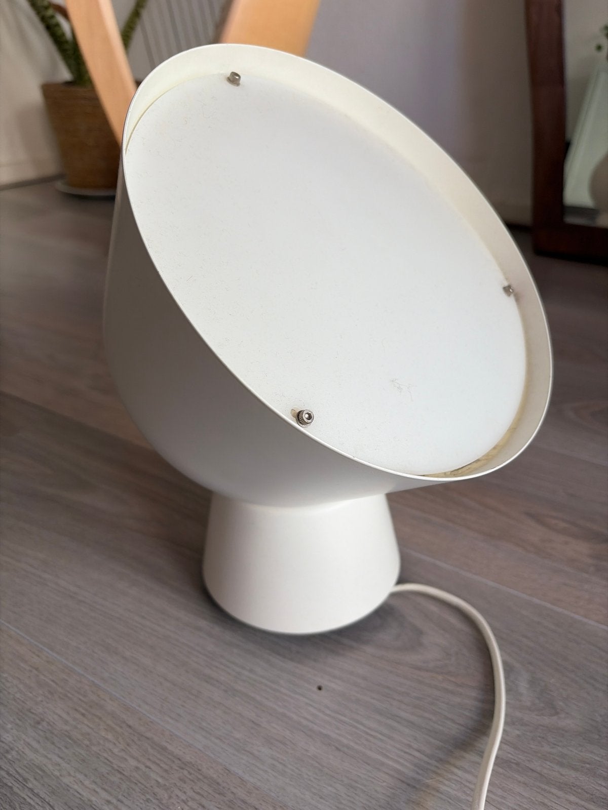 Ola Wihlborg Ikea tafellamp - kabel beschadigd, werkt wel, Ophalen, Gebruikt, Wit, Sfeerlamp