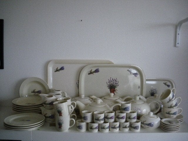 Jet Lavender servies, Ophalen of Verzenden, Zo goed als nieuw, Bord(en), Overige stijlen