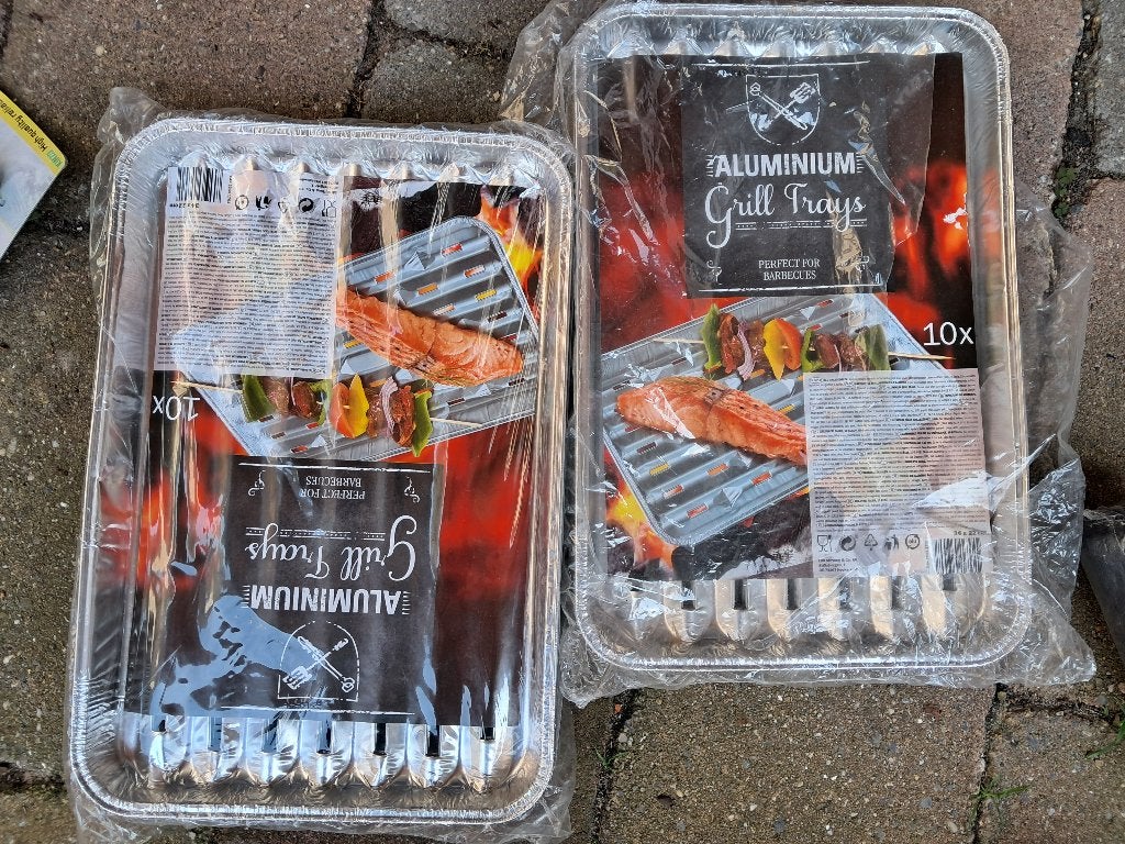 Nieuw BBQ Aluminium Schalen En 4 Nieuwe Saté Pennen, Ophalen, Nieuw