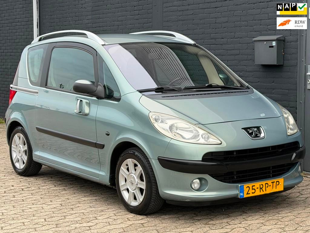 Peugeot 1007 1.4 Gentry AIRCO AUTOMAAT NIEUW APK NAP TREKHAA, Stof, 4 cilinders, 4 stoelen, 49 €/maand