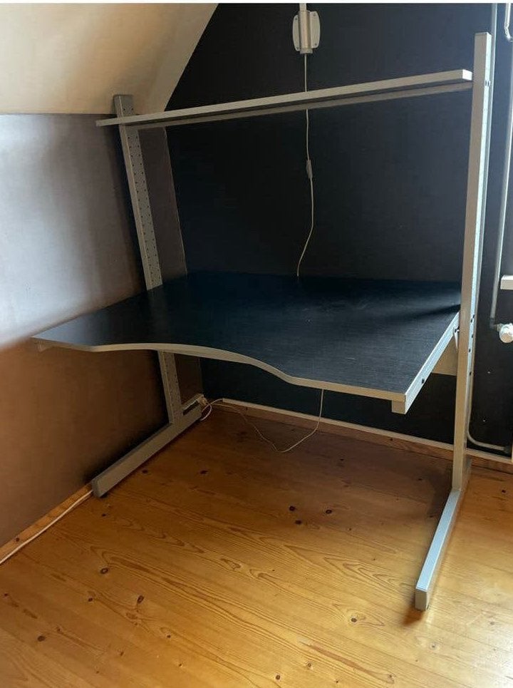 IKEA Jerker bureau - Zwart/Grijs computerbureau, Ophalen, Zwart, Metaal, In hoogte verstelbaar