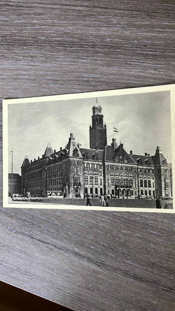 Oude ansichtkaart Rotterdam Stadhuis, Verzamelen, Ansichtkaarten | Nederland, Ophalen of Verzenden, 1940 tot 1960, Gelopen, Zuid-Holland