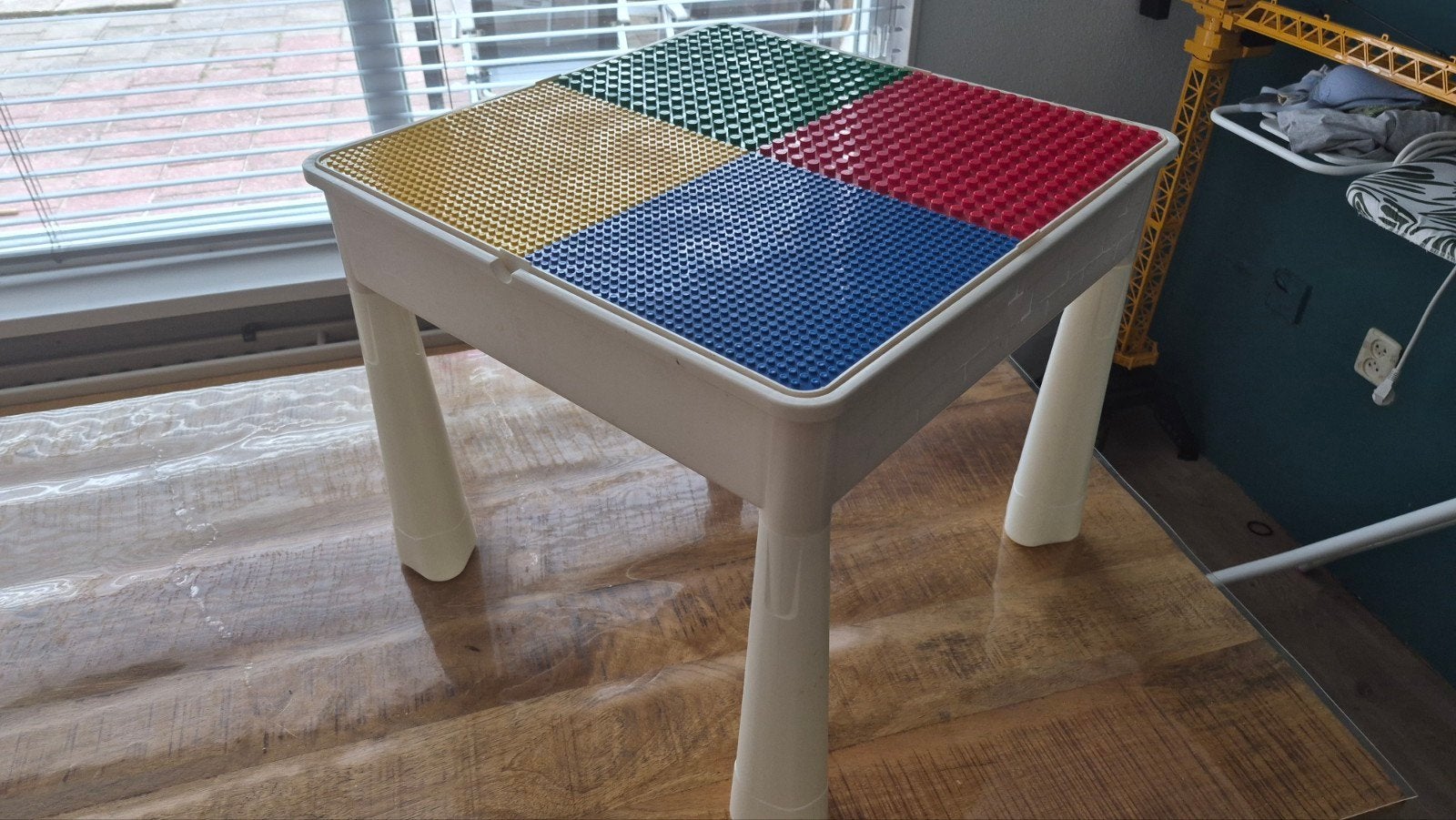 Leuke Lego Duplo speeltafel, Kinderen en Baby's, Speelgoed | Duplo en Lego, Ophalen, Gebruikt, Overige typen, Duplo