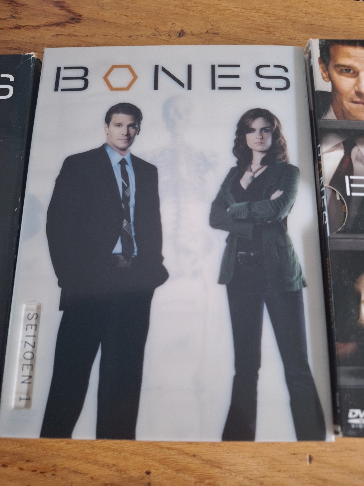 Bones seizoen 1 t/m 4, Cd's en Dvd's, Dvd's | Tv en Series, Vanaf 12 jaar, Ophalen of Verzenden, Zo goed als nieuw, Thriller