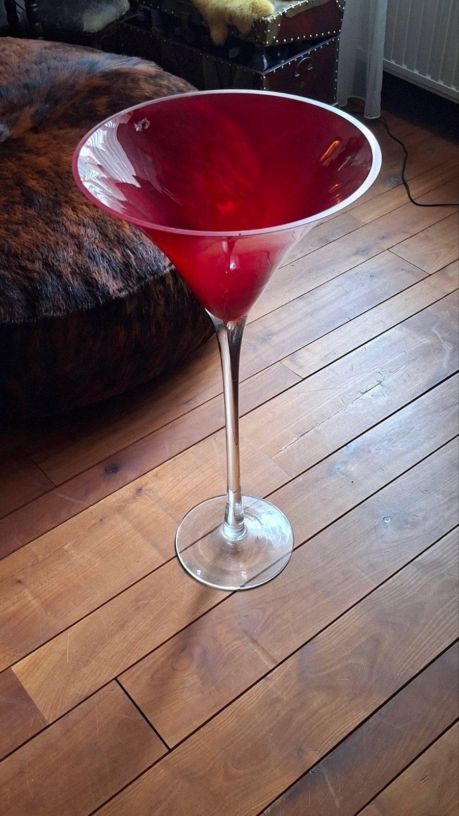 Grote rode Martini glas, Ophalen
