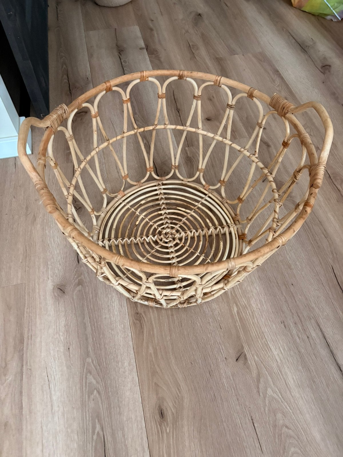 Ikea snidad mand, Ophalen, Zo goed als nieuw, Rond, Riet