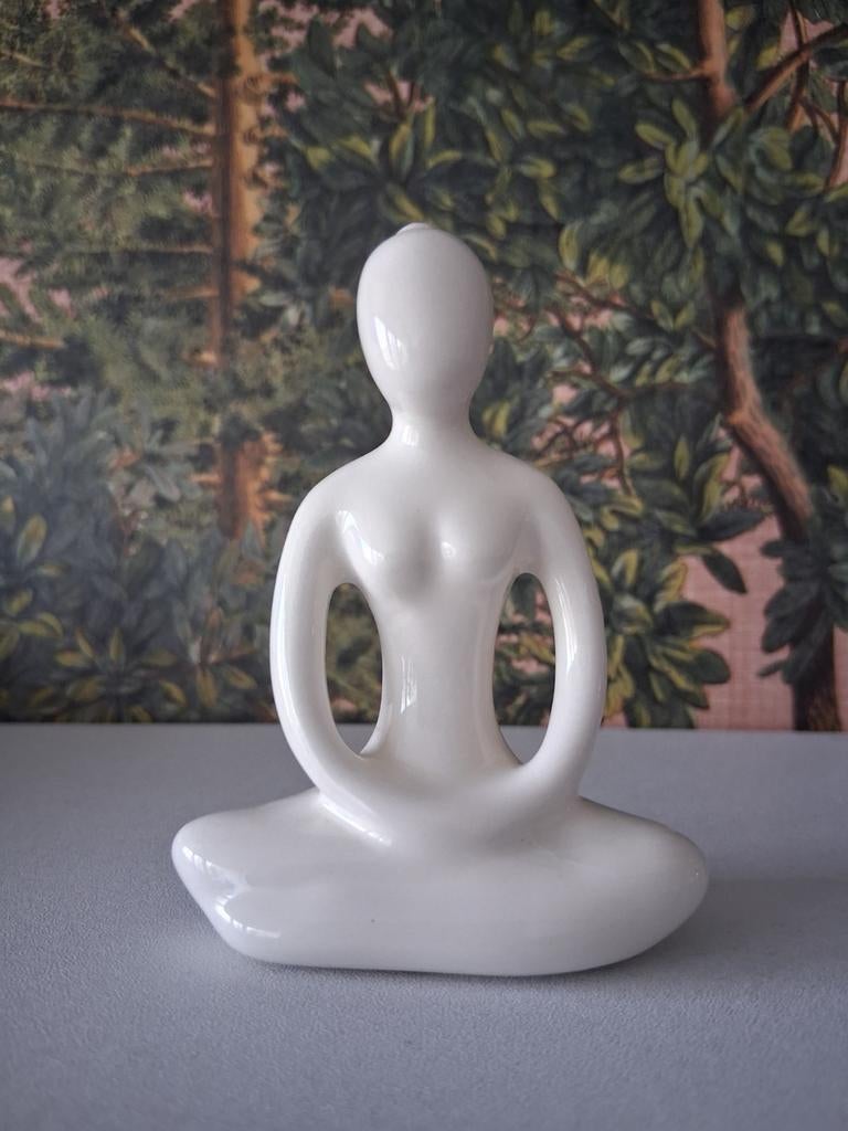 Klein beeldje vrouw in yoga pose, Ophalen of Verzenden, Zo goed als nieuw, Mens